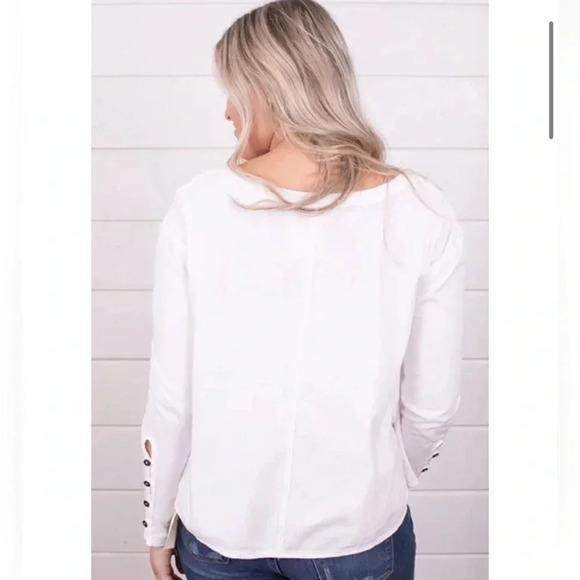 FREE PEOPLE Scoop Neck Peony Button Sleeve Flowy
Tee Top Size XS - Picture 4 of 7